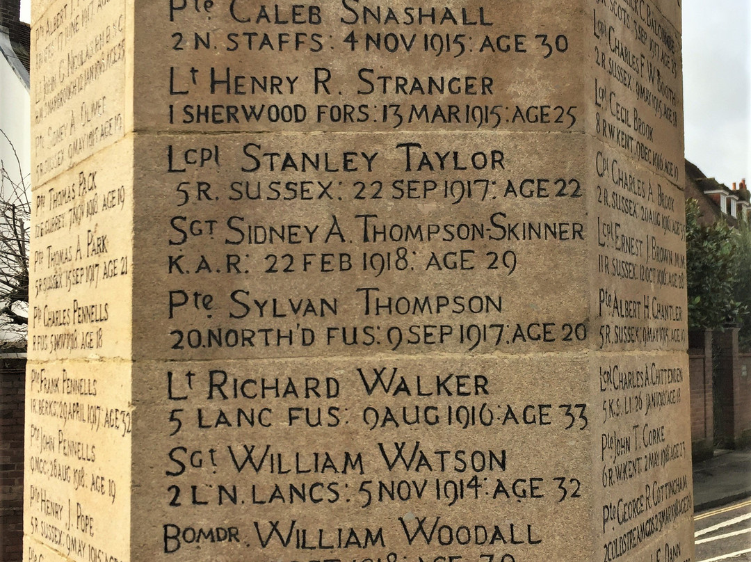 Burwash War Memorial景点图片