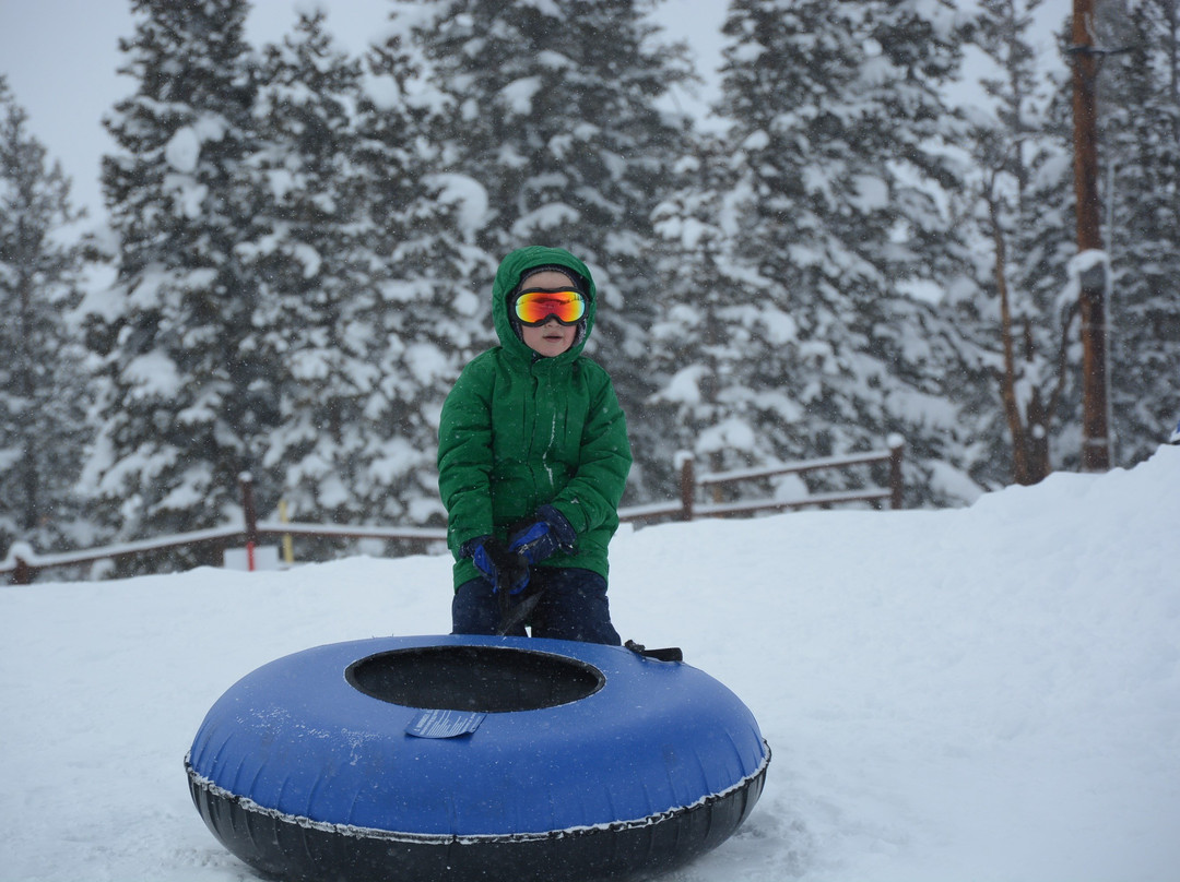 Snow Tubing at Adventure Point-基斯通必去景点