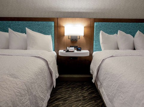 邓肯维尔欢朋套房酒店主图