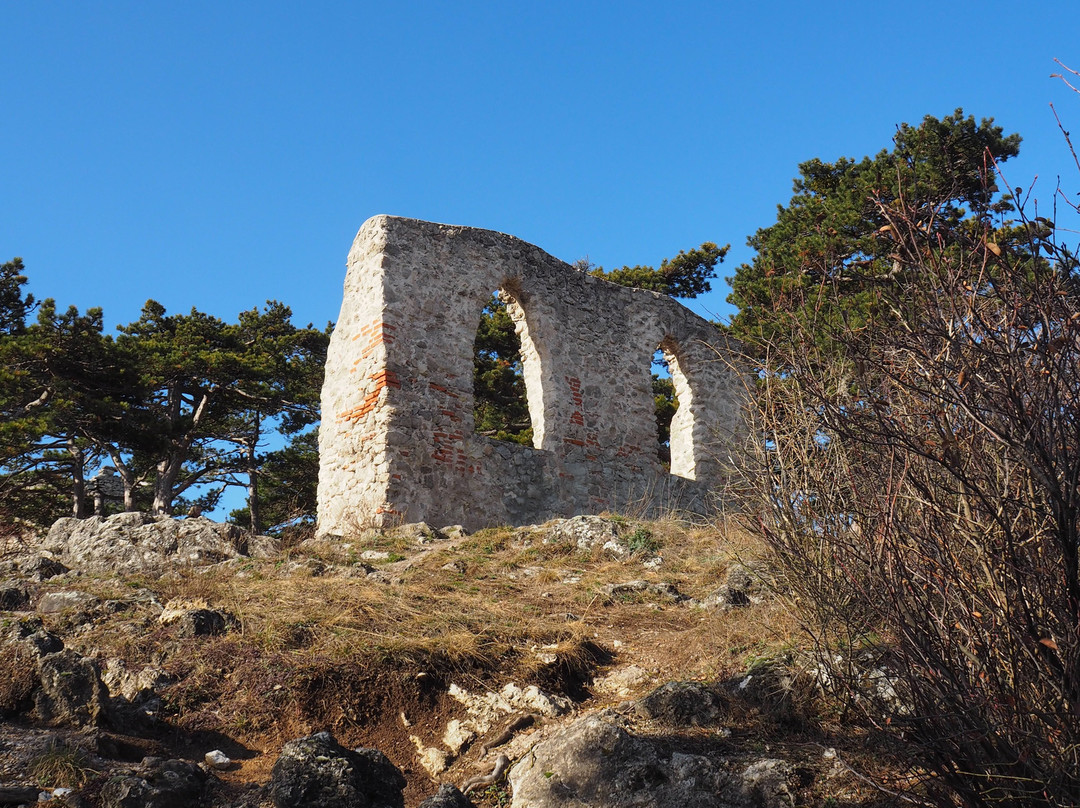 Schwarzer Turm Wanderung-默德林必去景点