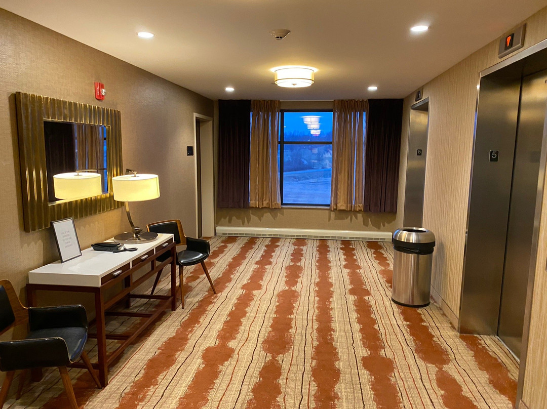 Embassy Suites by Hilton Akron Canton Airport主图