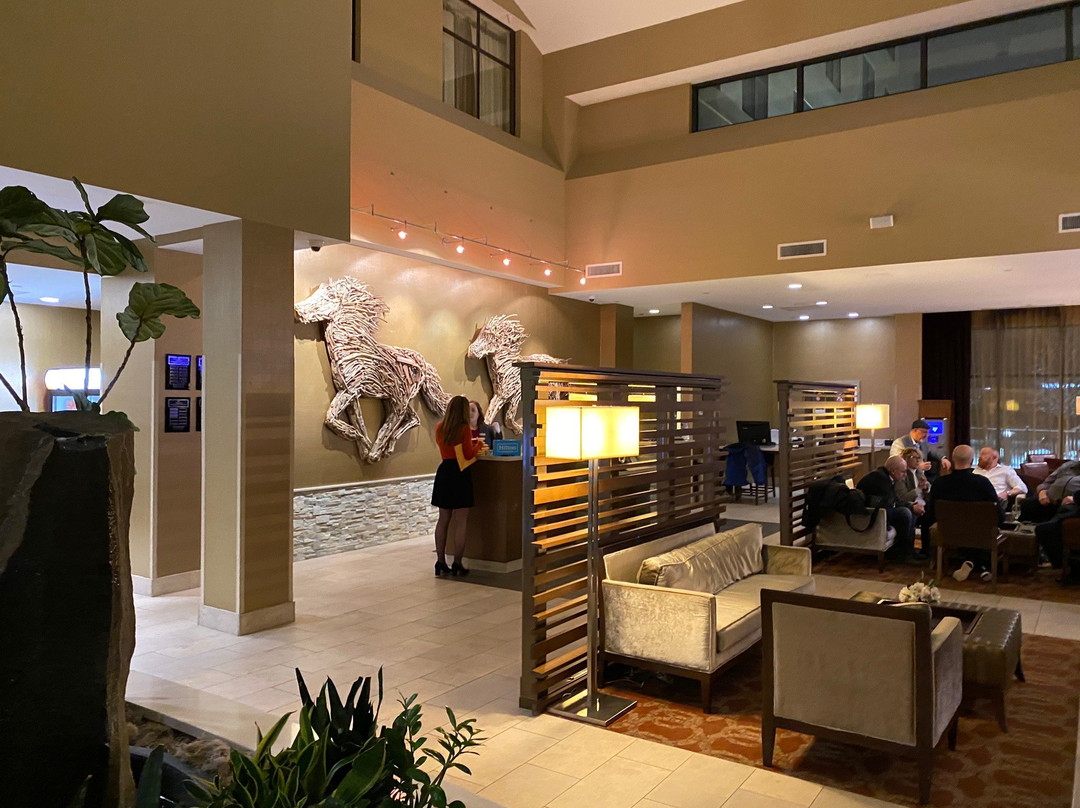 Embassy Suites by Hilton Akron Canton Airport主图