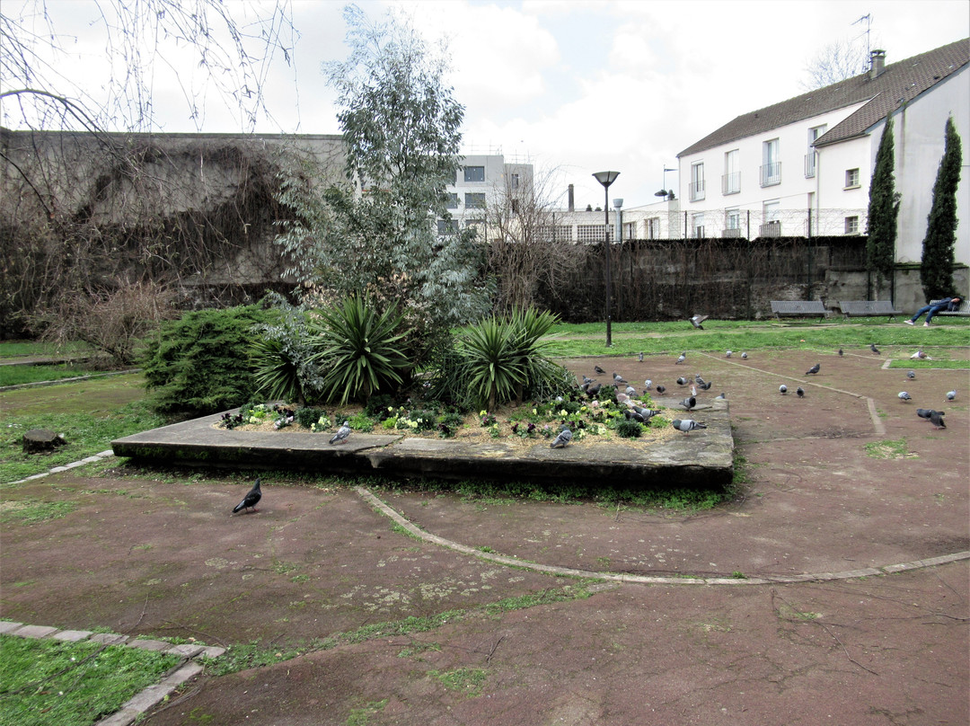 Square Charles de Gaulle-Le Bourget必去景点