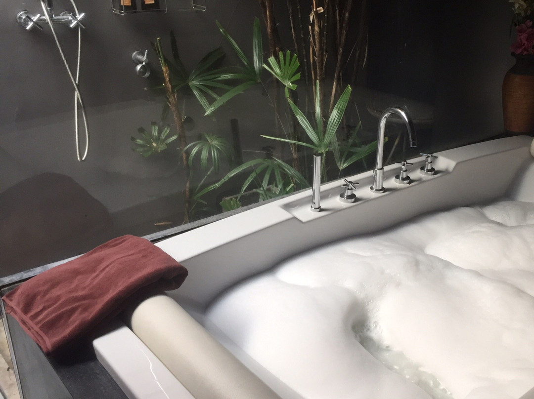 So Thai Spa Phuket Privilege-班淘海滩必去景点