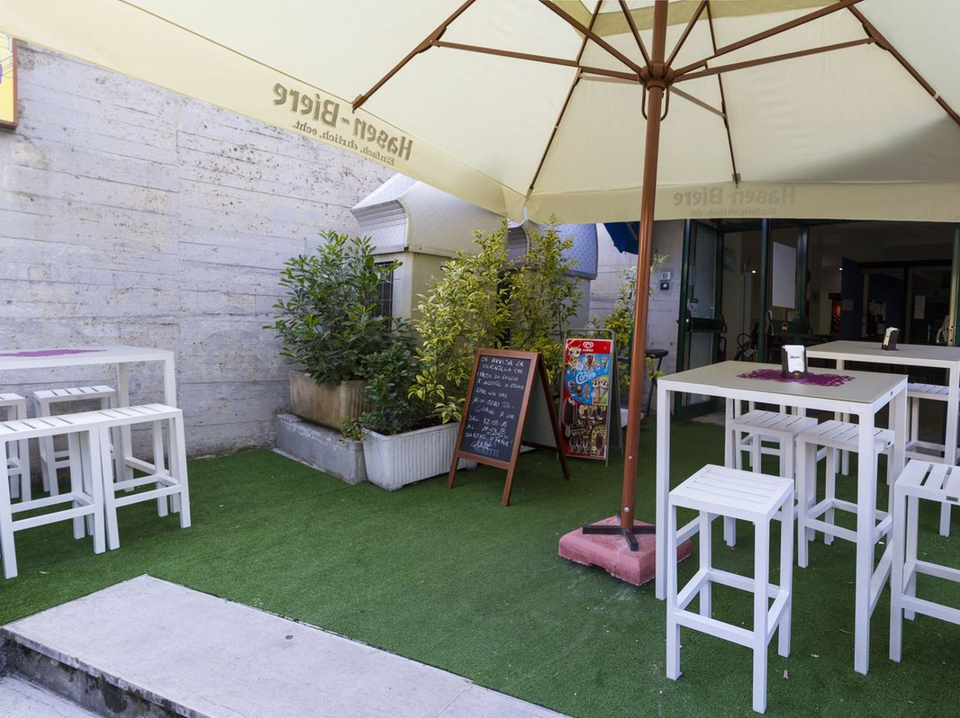 Sala Verona Pub & Billiards景点图片