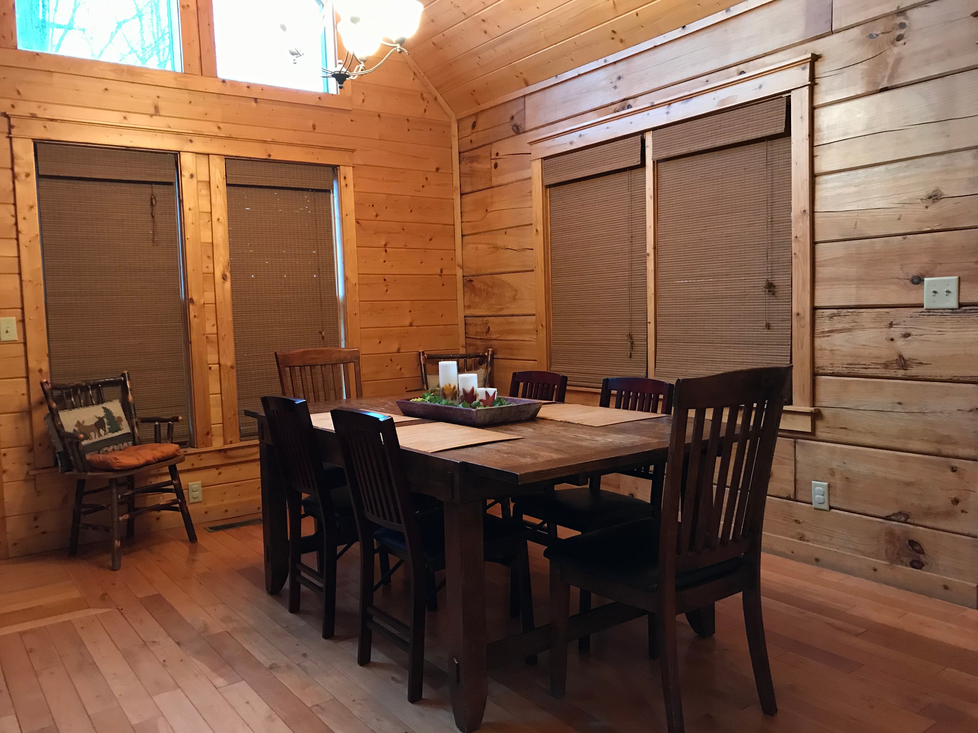 Scenic Wolf Mountain Cabins-餐饮