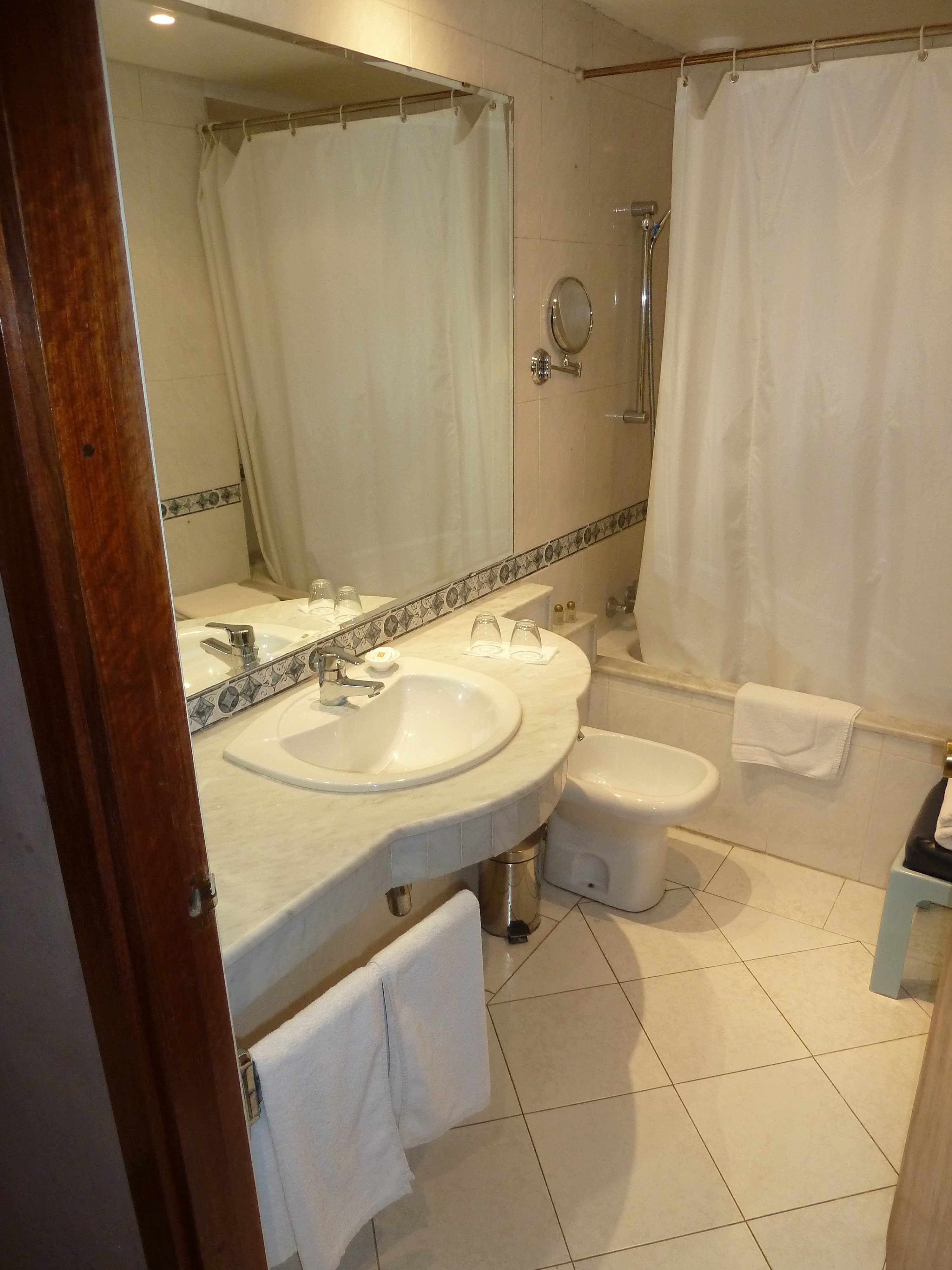 特兰斯兰提克酒店-浴室