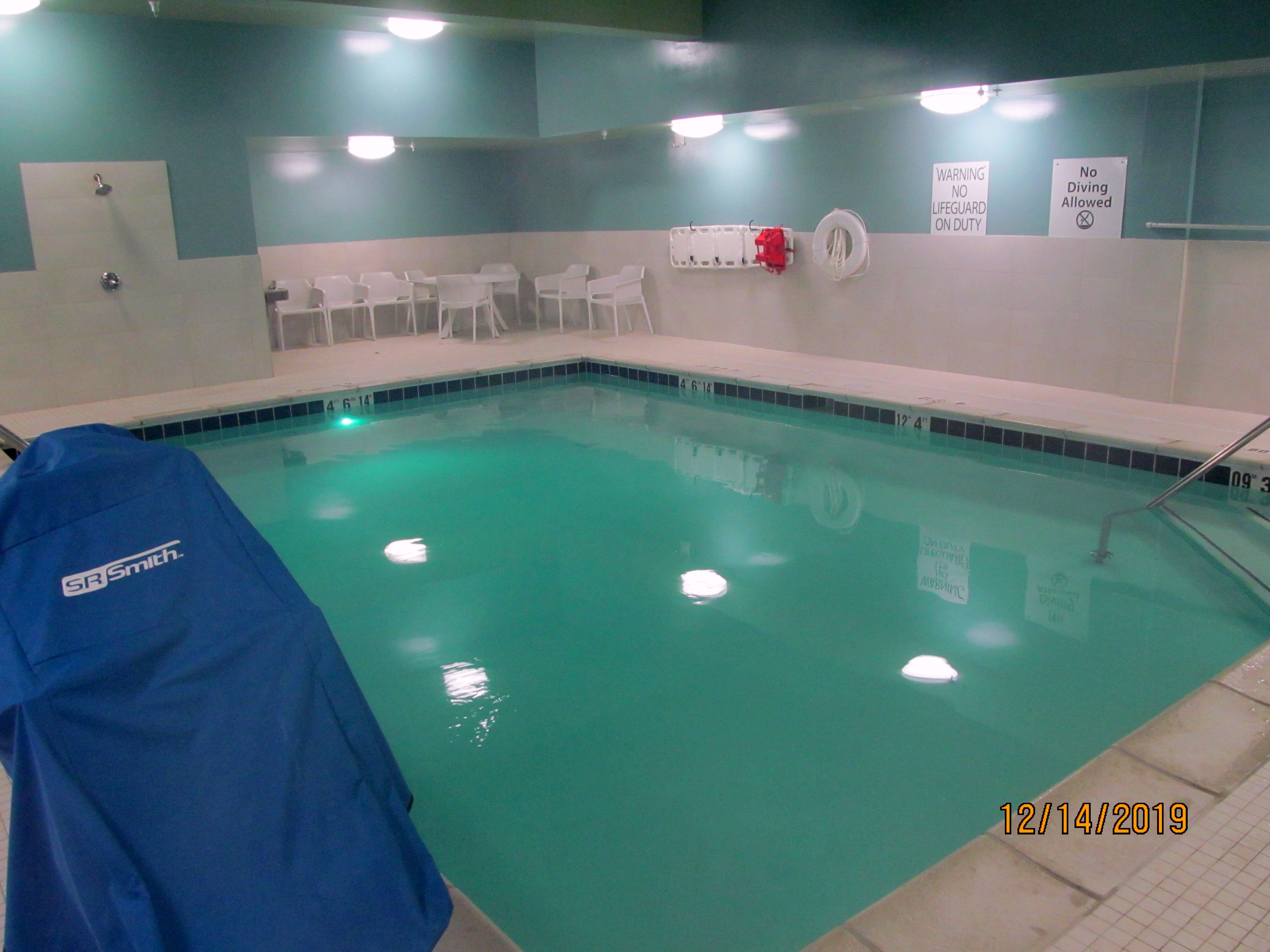 Holiday Inn Express & Suites Alpena - Downtown By IHG-泳池