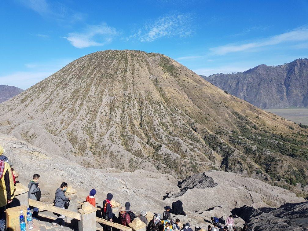 Mount Batok-腾格尔火山口必去景点
