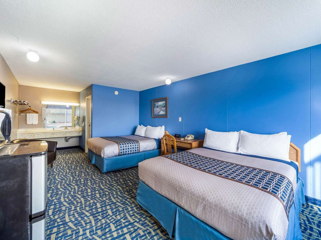 Hospitality Inn & Suites主图