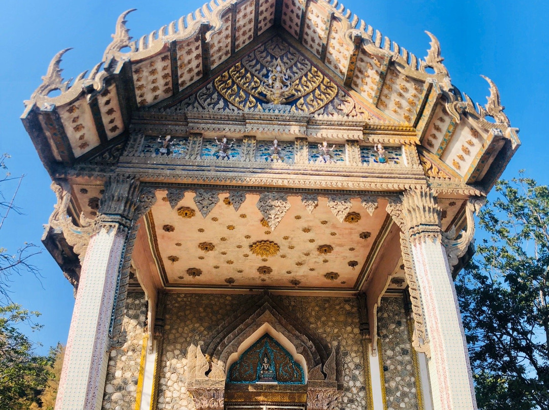 Wat Khao Krailart景点图片