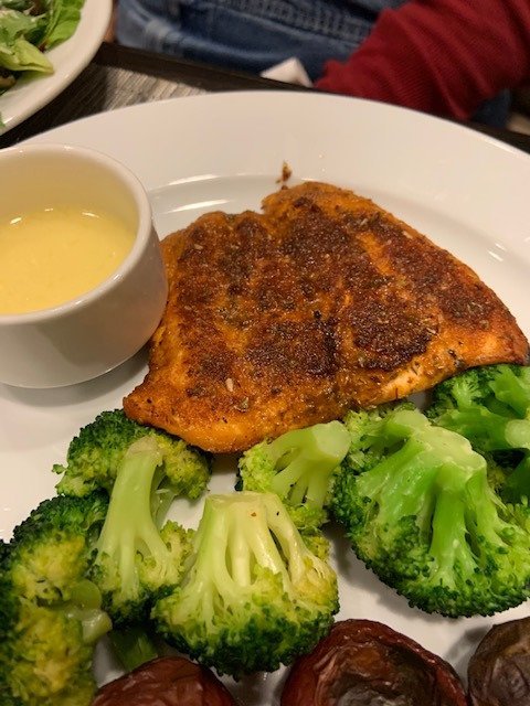 费城西-德雷塞尔山假日酒店及套房-餐饮