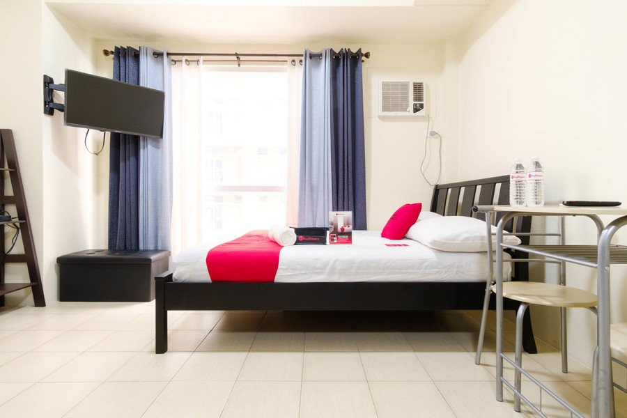 RedDoorz Plus At Pioneer Woodlands Mandaluyong