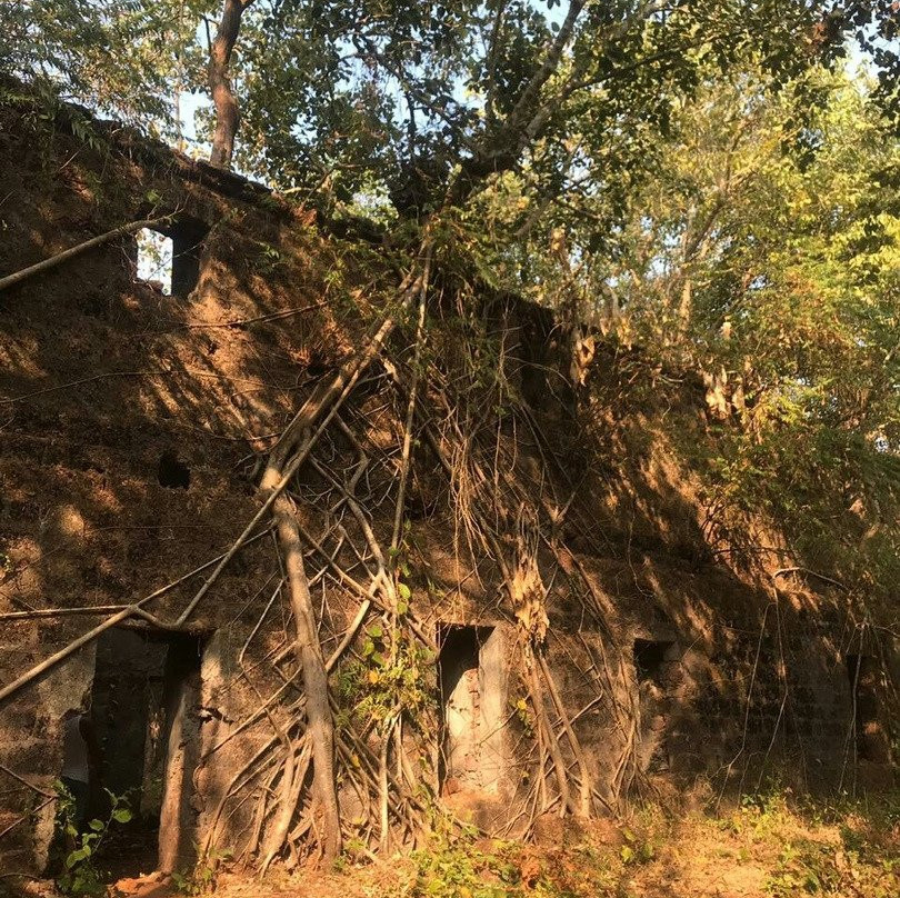 Yashwantgad Fort (Redi Fort)景点图片