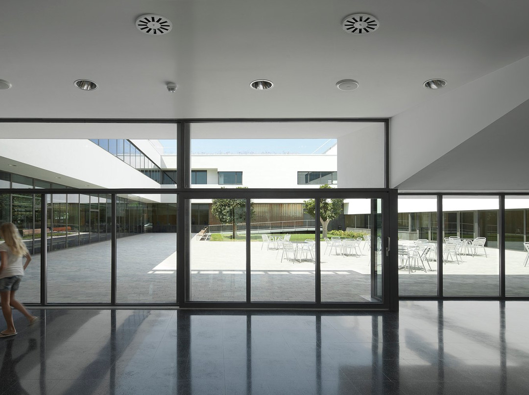 Biblioteca Merce Rodoreda景点图片