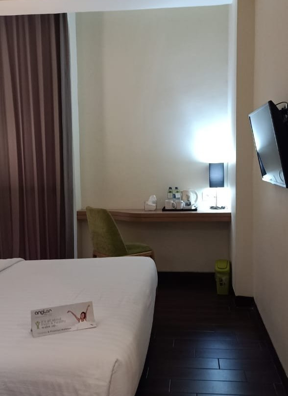 Whiz Prime Hotel Khatib Sulaiman Padang主图