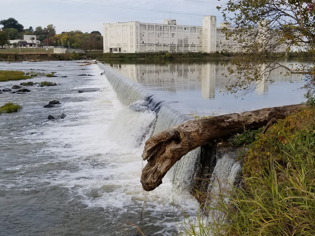 Danville's Riverwalk Trail景点图片