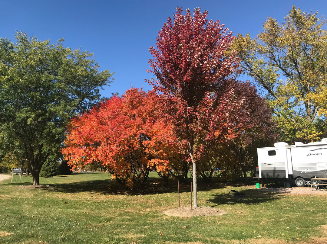 Brown's lake/Bigelow park-Salix必去景点