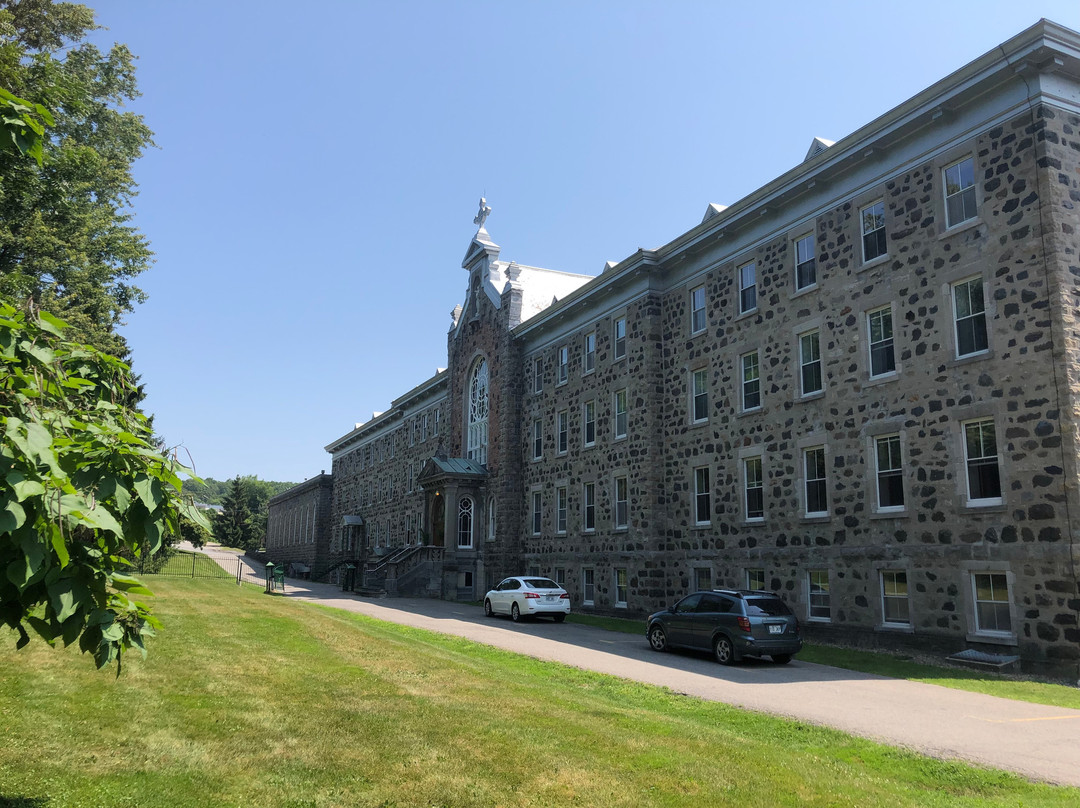 Oka旅游景点-L'abbaye D'oka