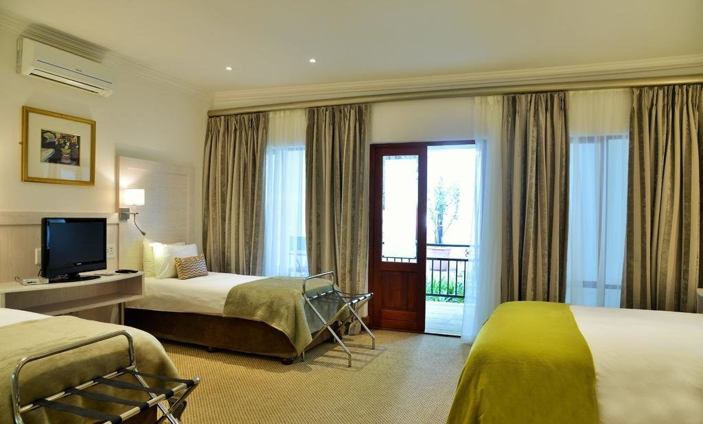 Val Du Charron Wine & Leisure Estate主图