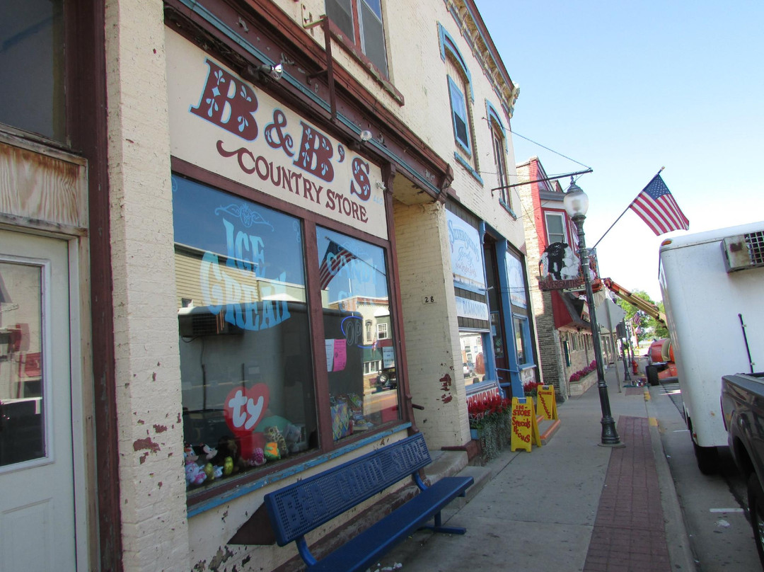 Montello旅游景点-B & B's Country Store