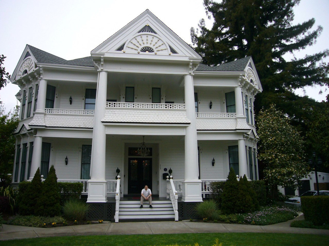 White House Napa主图