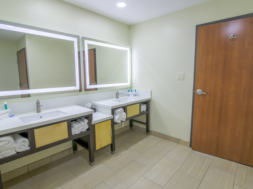 Holiday Inn Express & Suites Raymondville By IHG主图