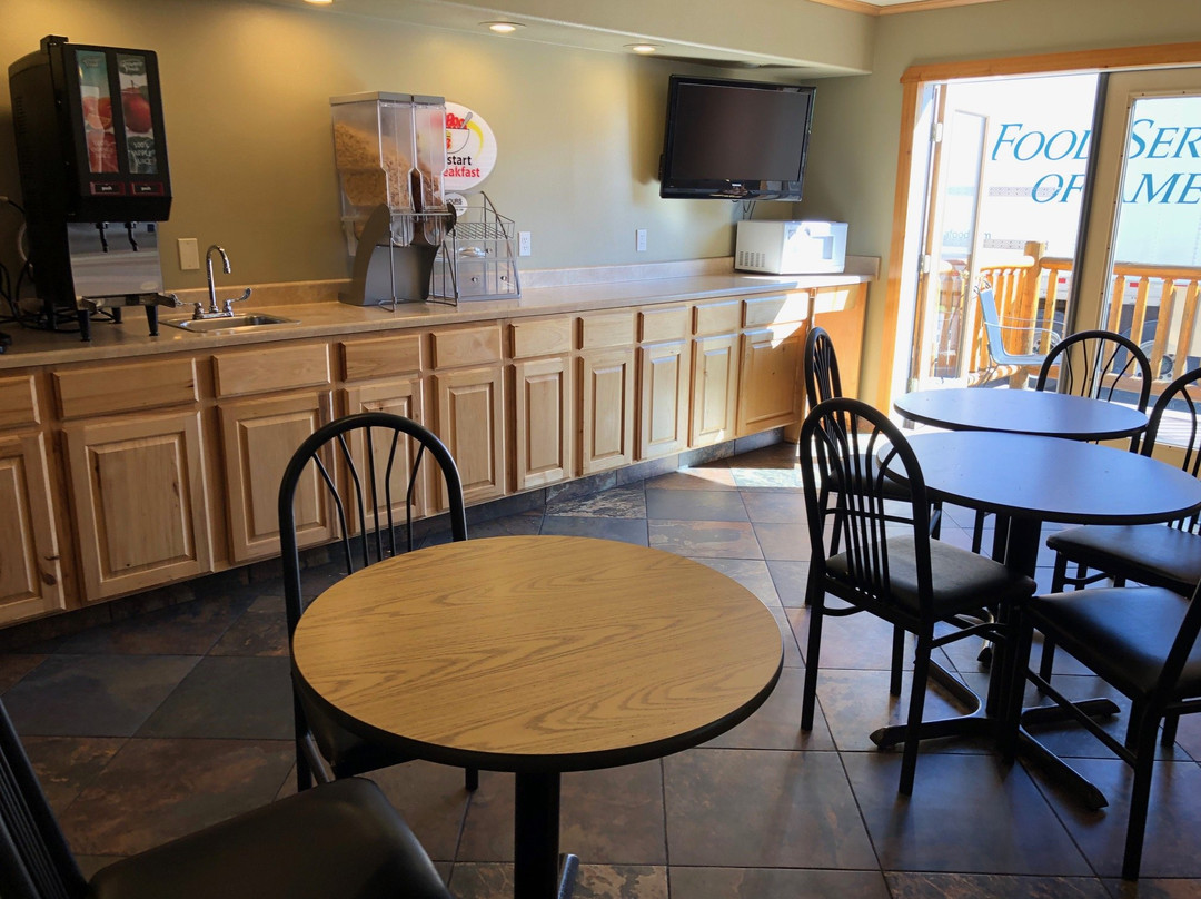 黄石公园狮头速8汽车旅馆主图