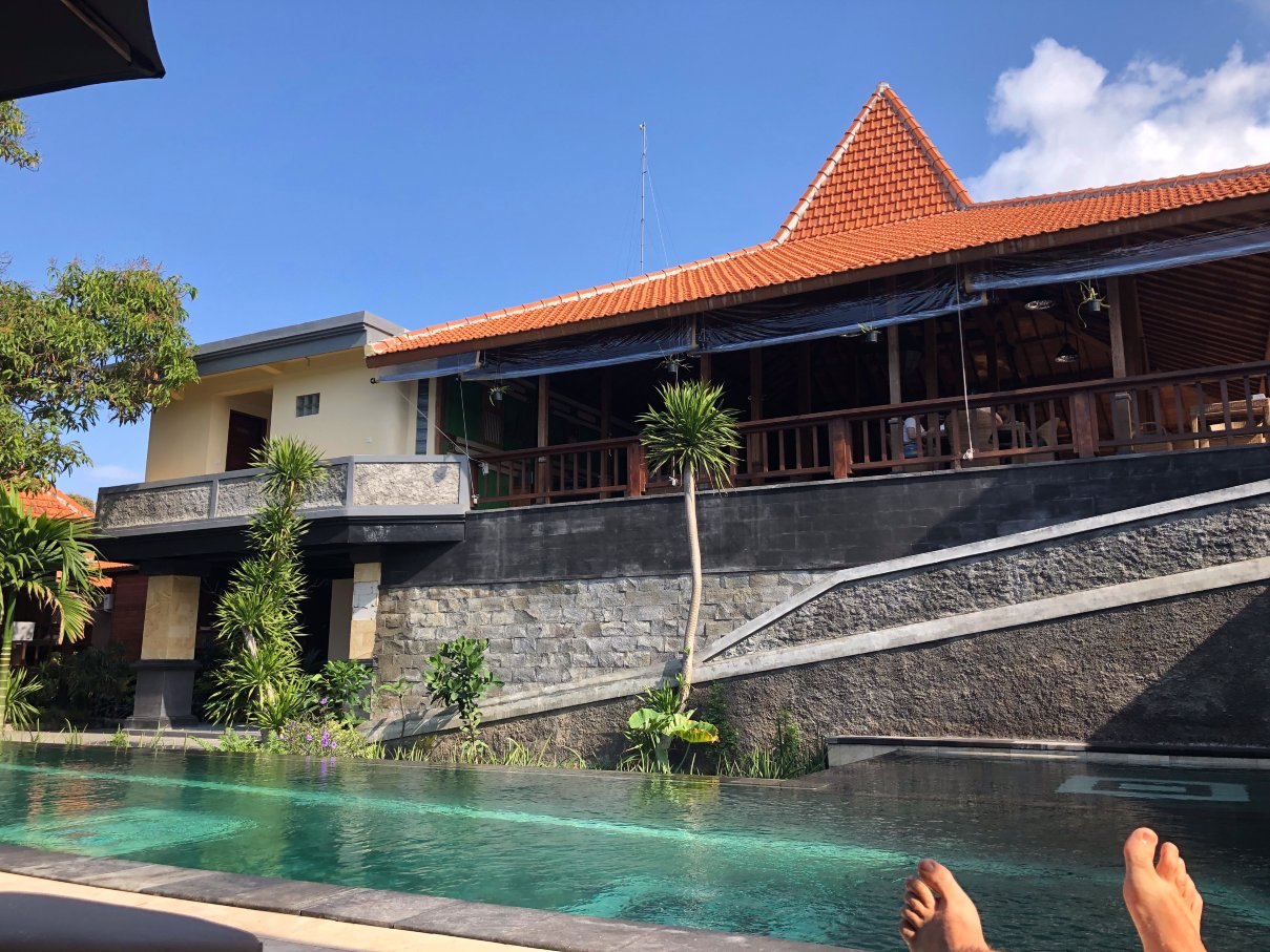 Tapa Bale Gede Lembongan-泳池