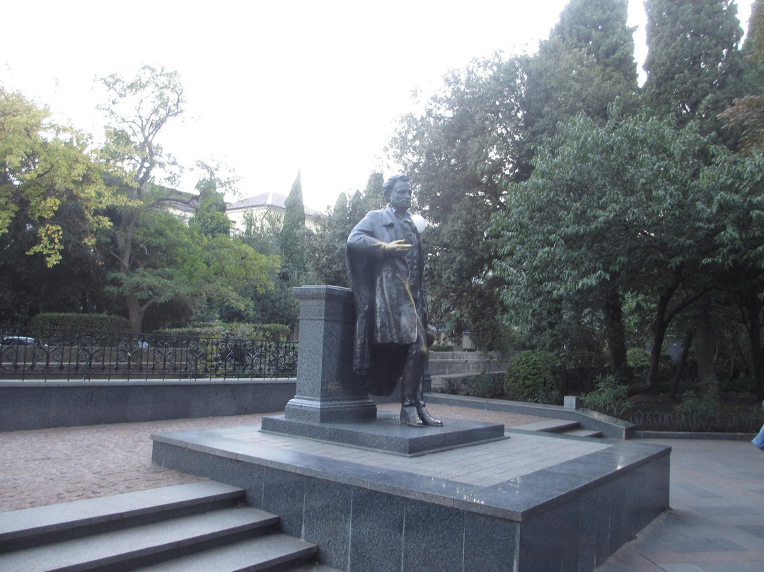 Statue of Pushkin-雅尔达必去景点