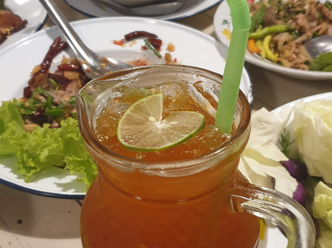 ชบาบาร์น ครัวอีสานวินเทจ