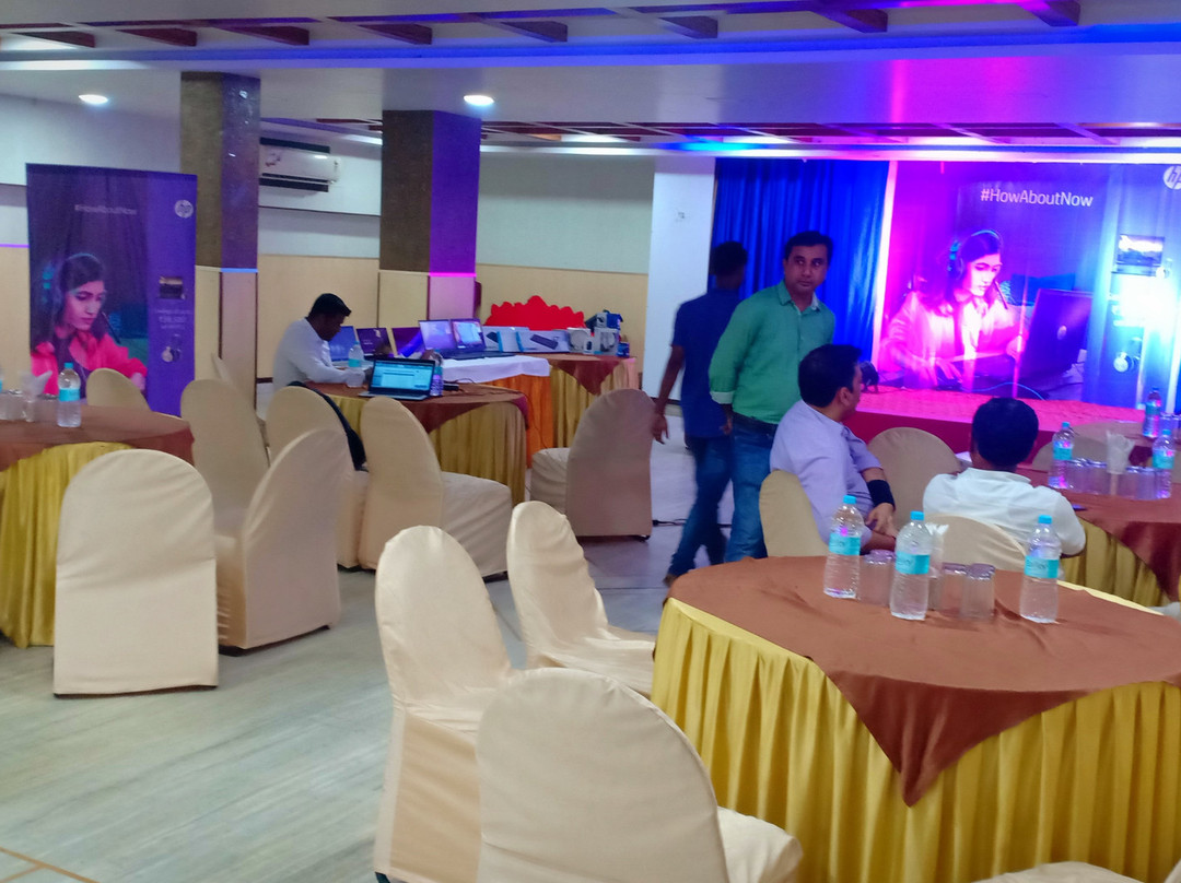 Hotel Rajhans International主图