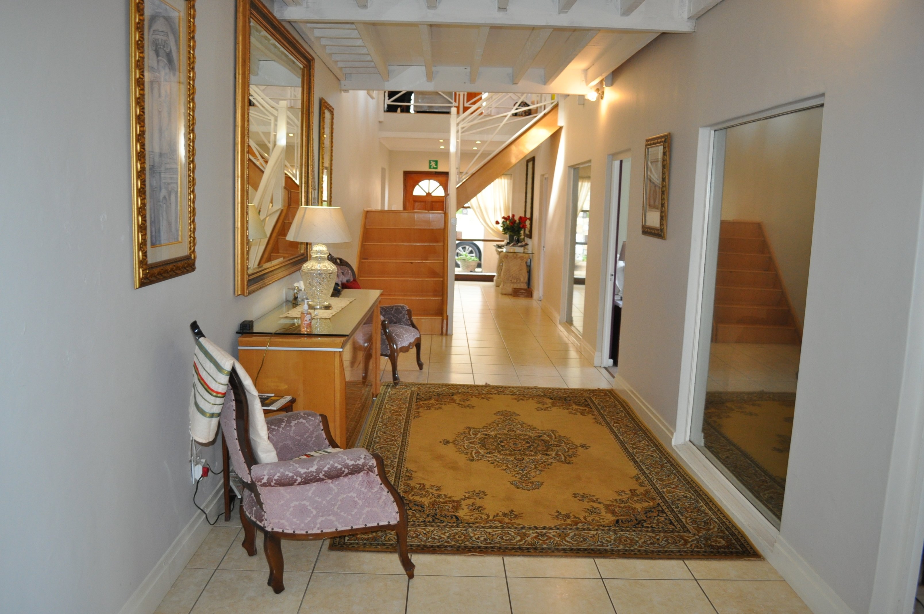 15 on Penguin Guest House-官方