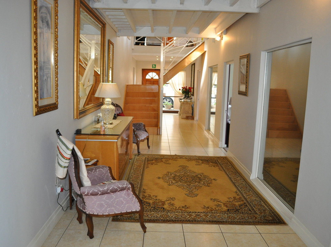 15 on Penguin Guest House主图