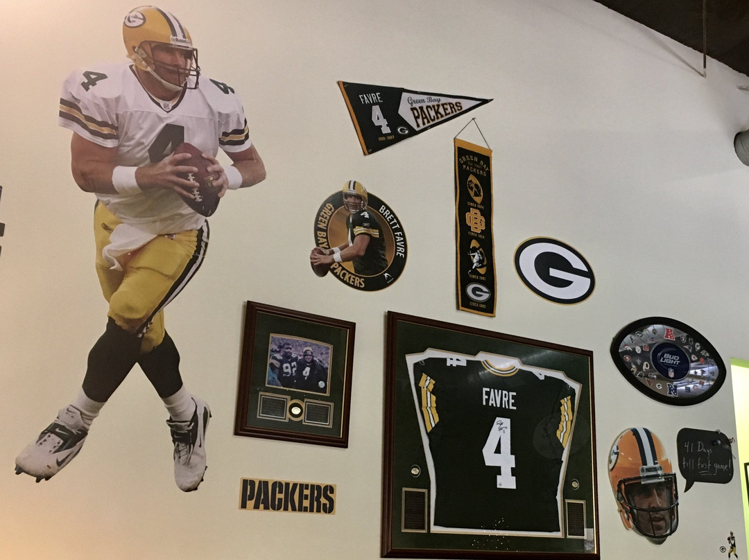 Mom's Restaurant & Pub