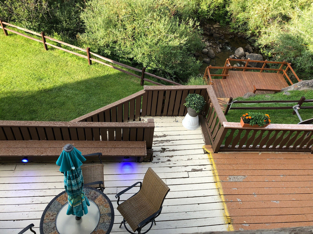 Sunlight Lodge Bed & Breakfast主图