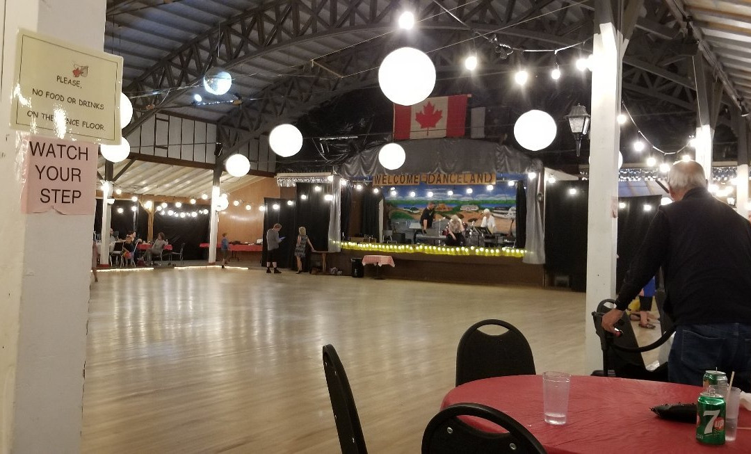 Danceland Ballroom-Manitou Beach必去景点