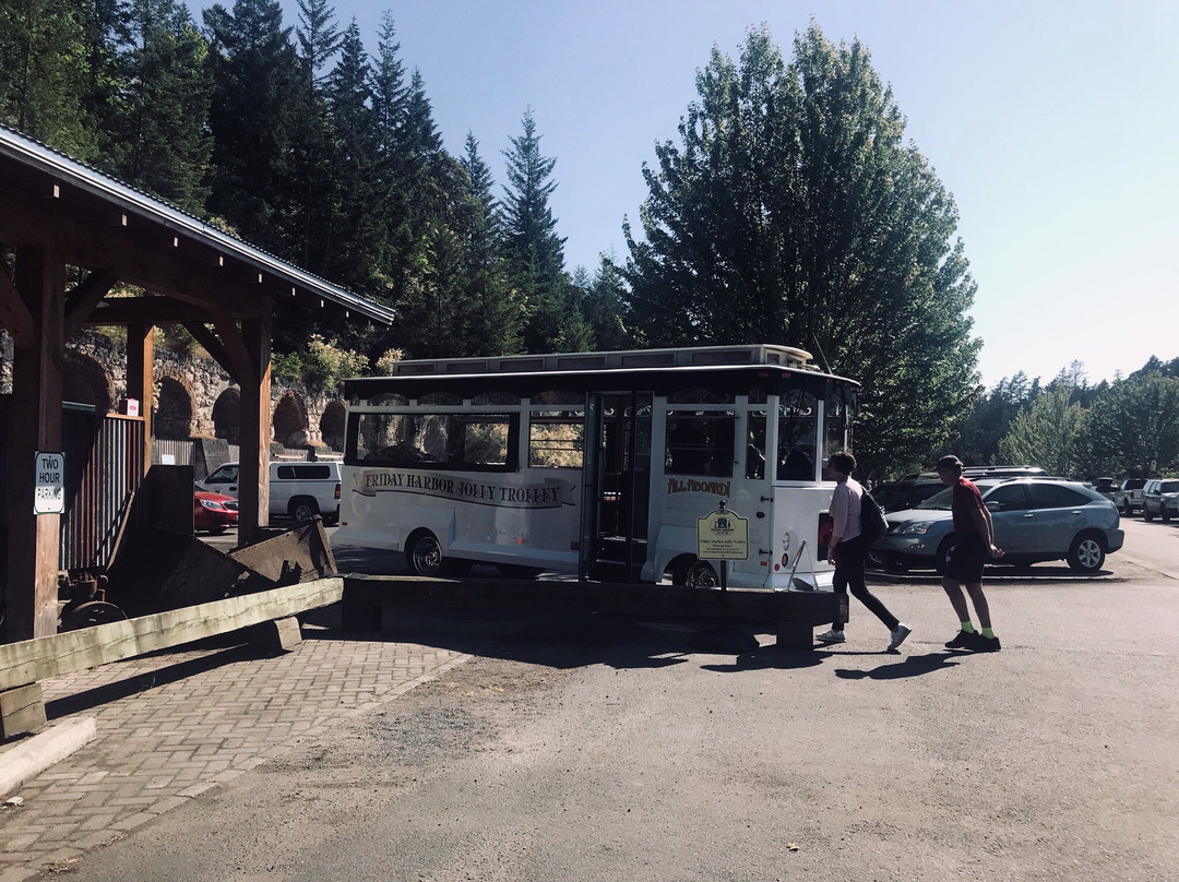 Friday Harbor Jolly Trolley-星期五港湾必去景点