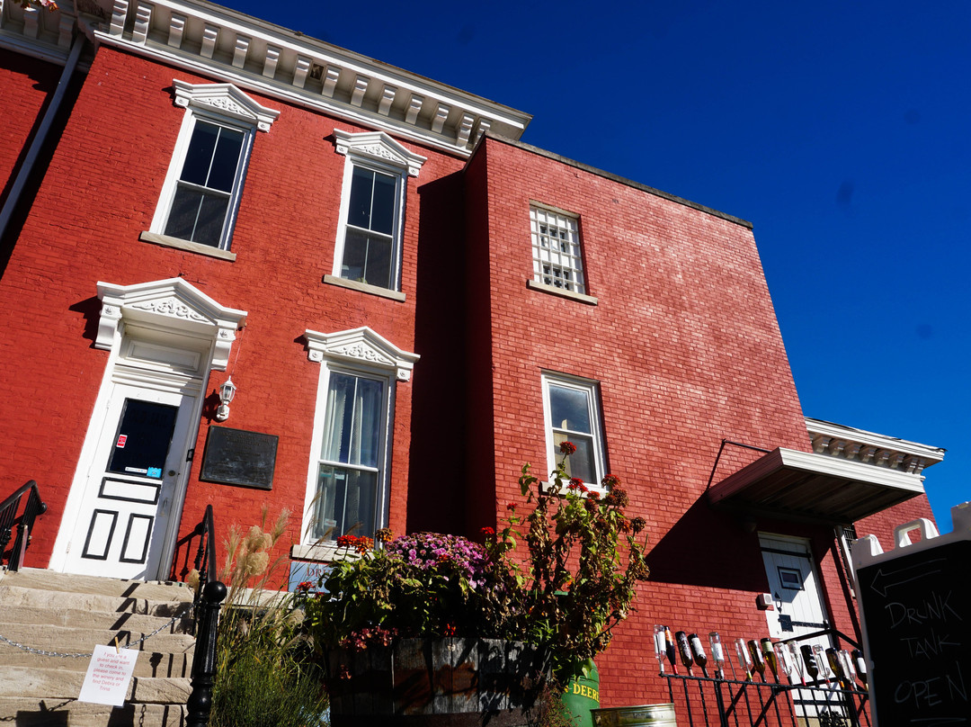 Old Jail Inn Parke County - Drunk Tank Winery主图