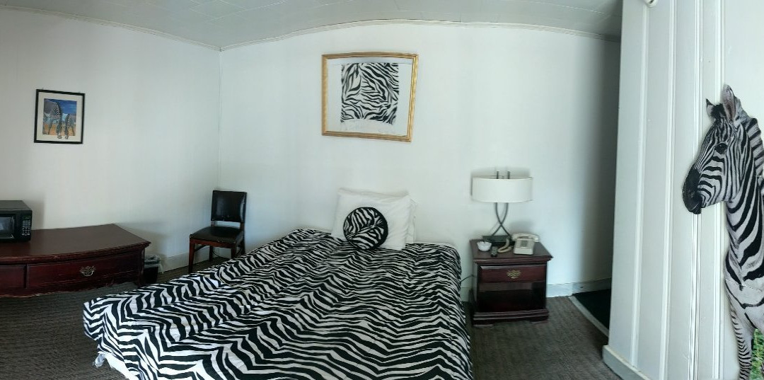 Colonial Inn
