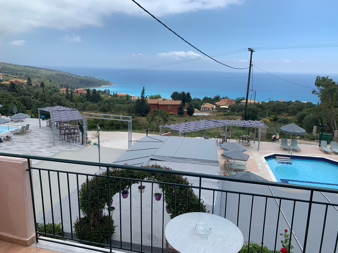 Lovides Village主图