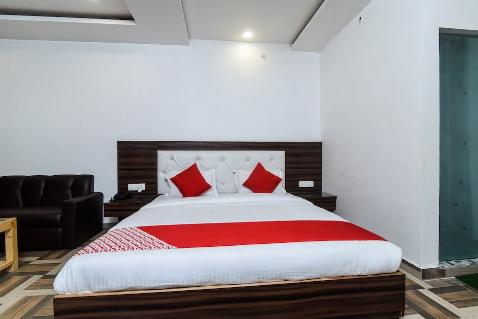 OYO 15806 Hotel Naddi Hills主图