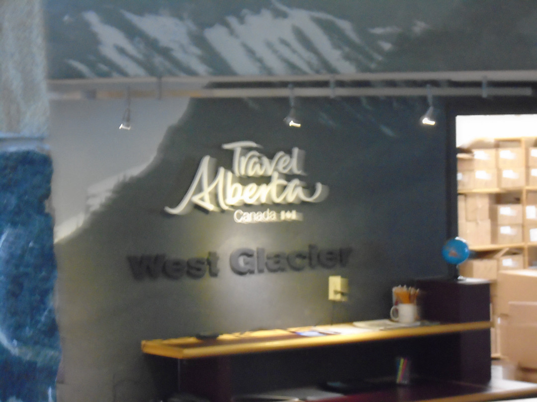 Travel Alberta West Glacier Visitor Information Centre景点图片