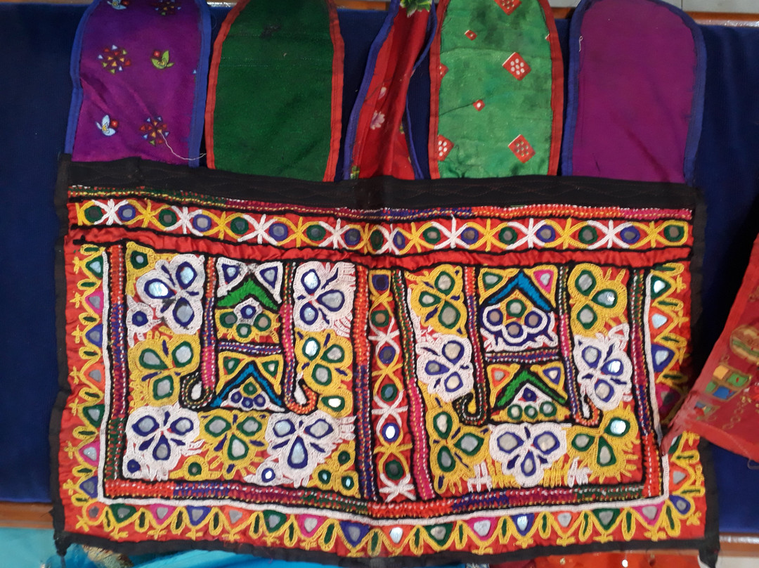 Laxminatham Handicrafts景点图片