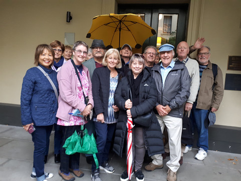 Yella Umbrella Walking Tours-阿德莱德必去景点