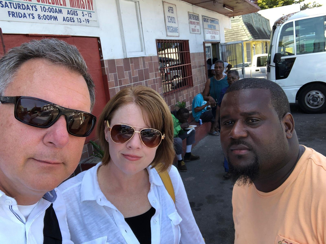 Richie's Transportation Services-拿骚必去景点