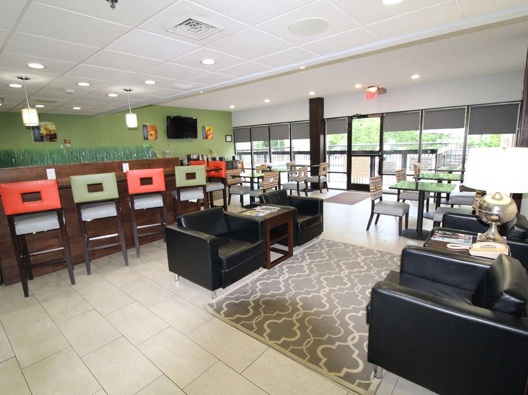 阿尔伯马尔希尔顿恒庭酒店主图