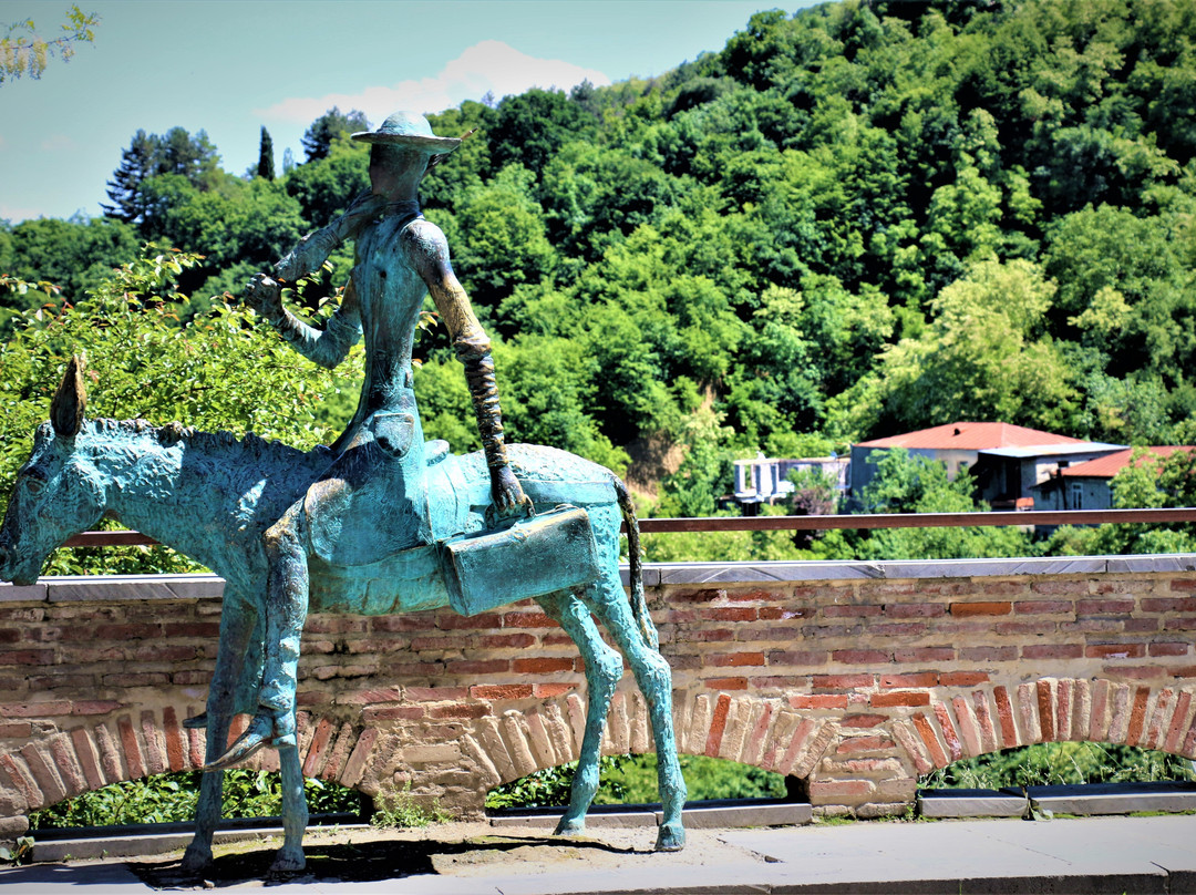 Sculpture "The Doctor on a Donkey"-西格纳吉必去景点