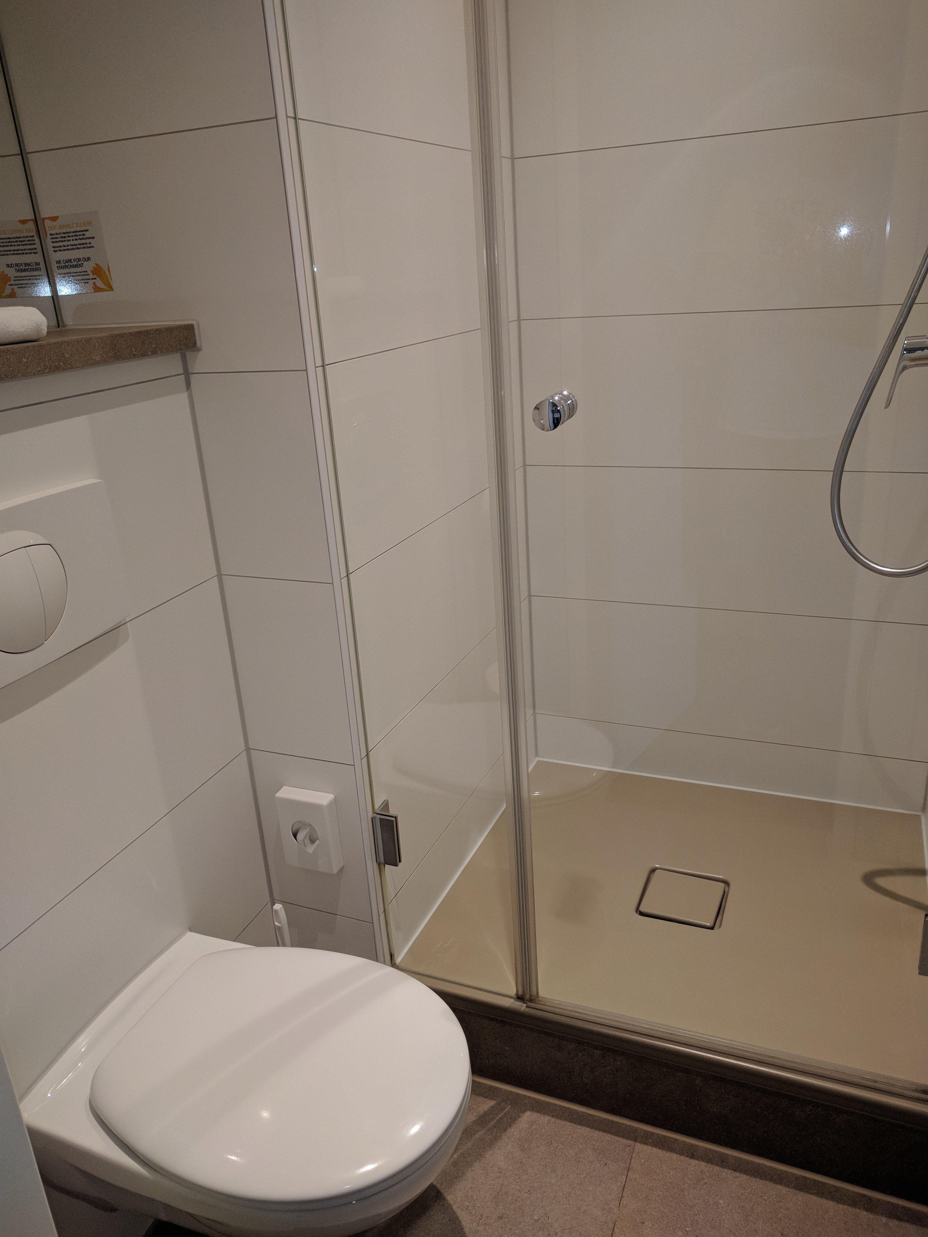 B&B Hotel Köln-West-浴室