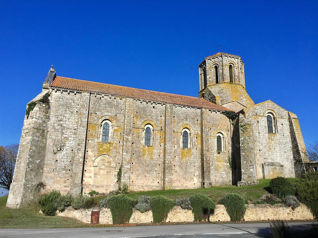 Eglise Saint-Pierre de Parthenay-le-Vieux景点图片